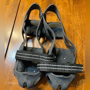 Stable walk traction cleats. Size small
